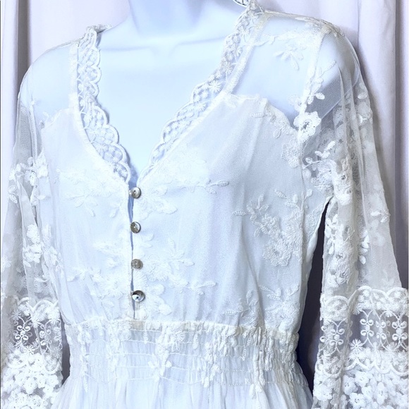 White Lace dress - Picture 2 of 5